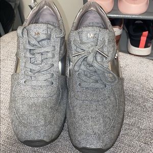 Michael kors sneakers size 10